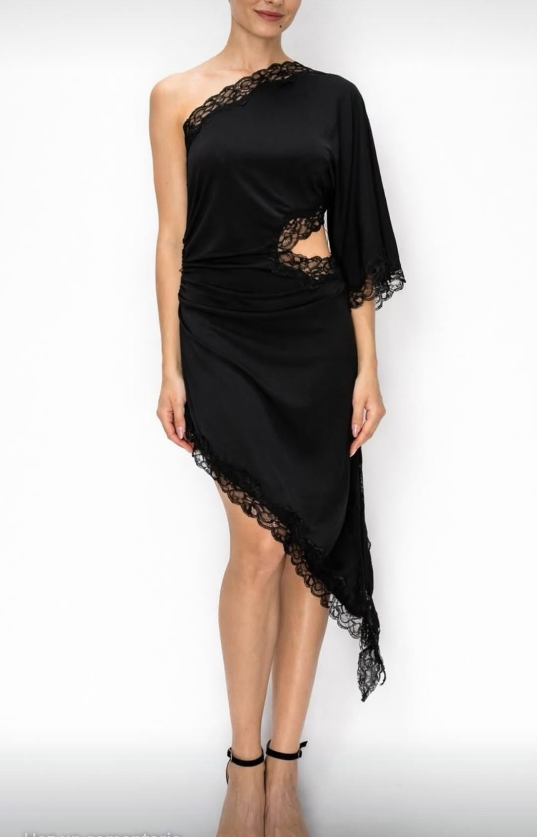 VESTIDO NEGRO UN HOMBRO ENCAJE ASIMETRICO