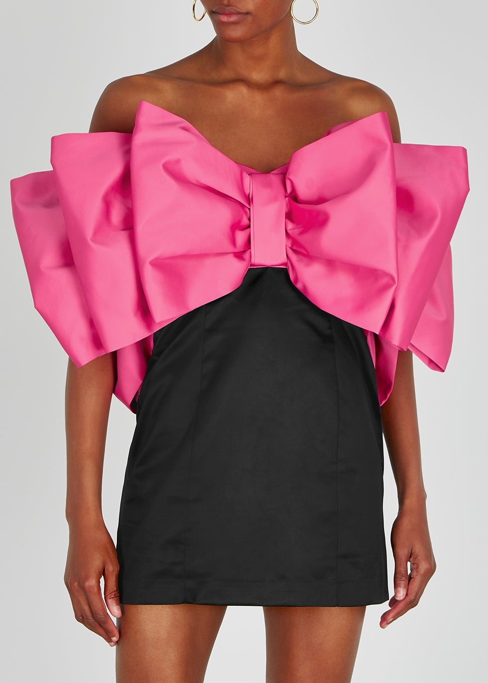 VESTIDO NEGRO MOÑO CORAL