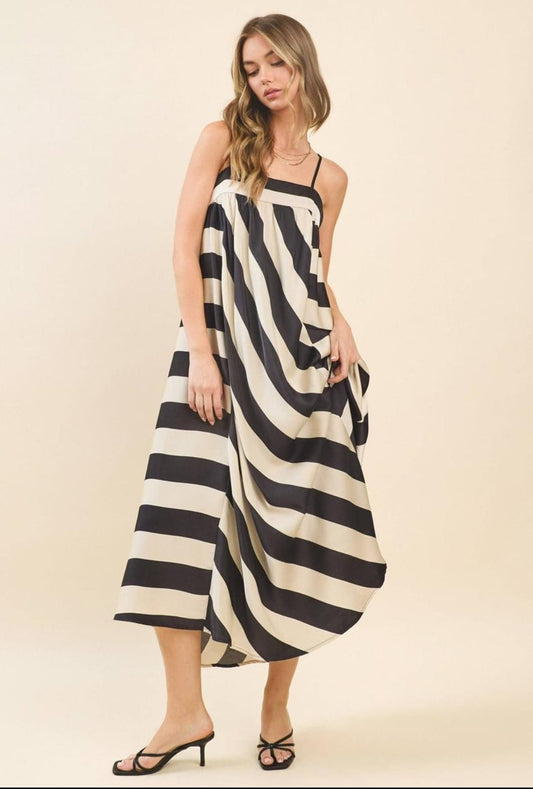 VESTIDO BEIGE RAYAS NEGRAS SEDA CIRCULAR