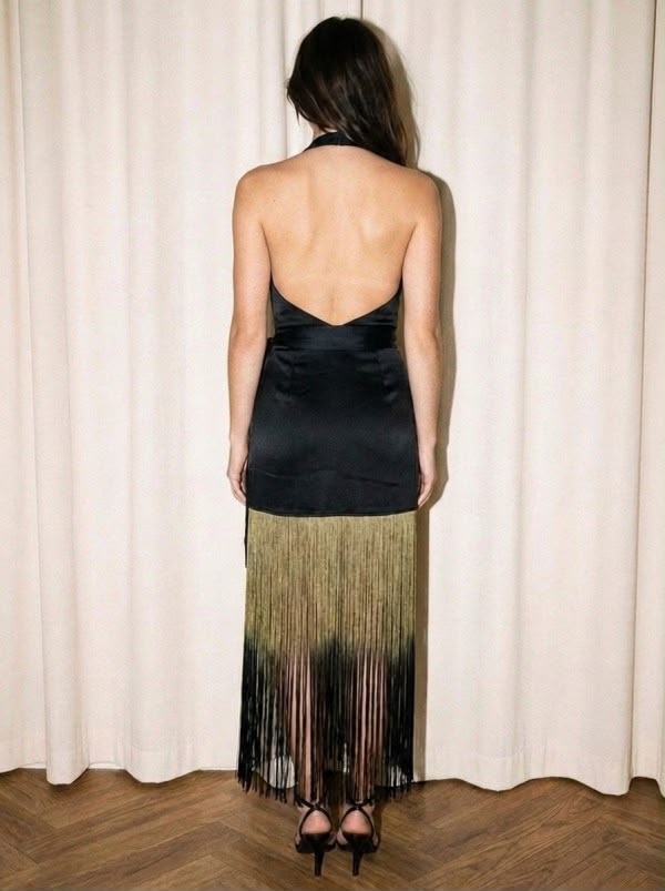 VESTIDO NEGRO FLECOS DORADOS HALTER