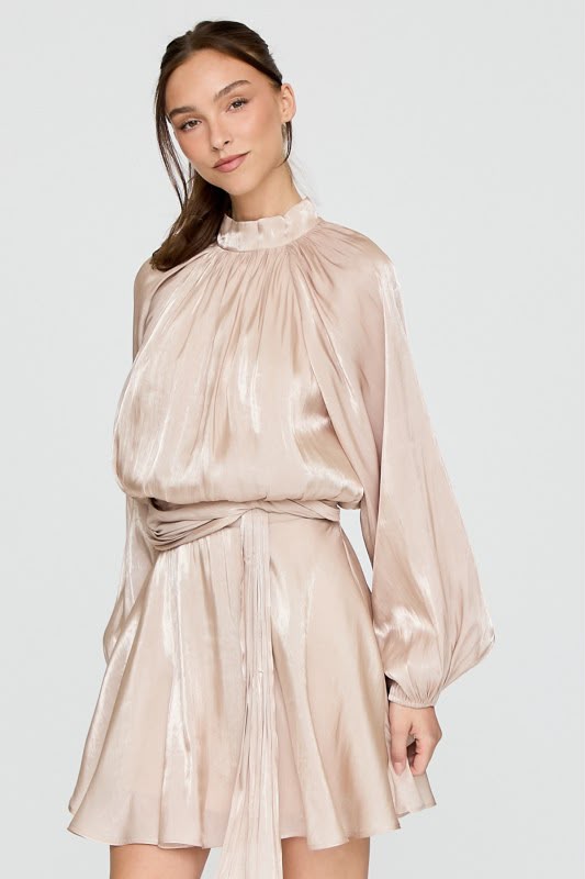 Vestido corto de seda