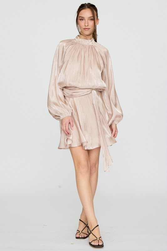 Vestido corto de seda
