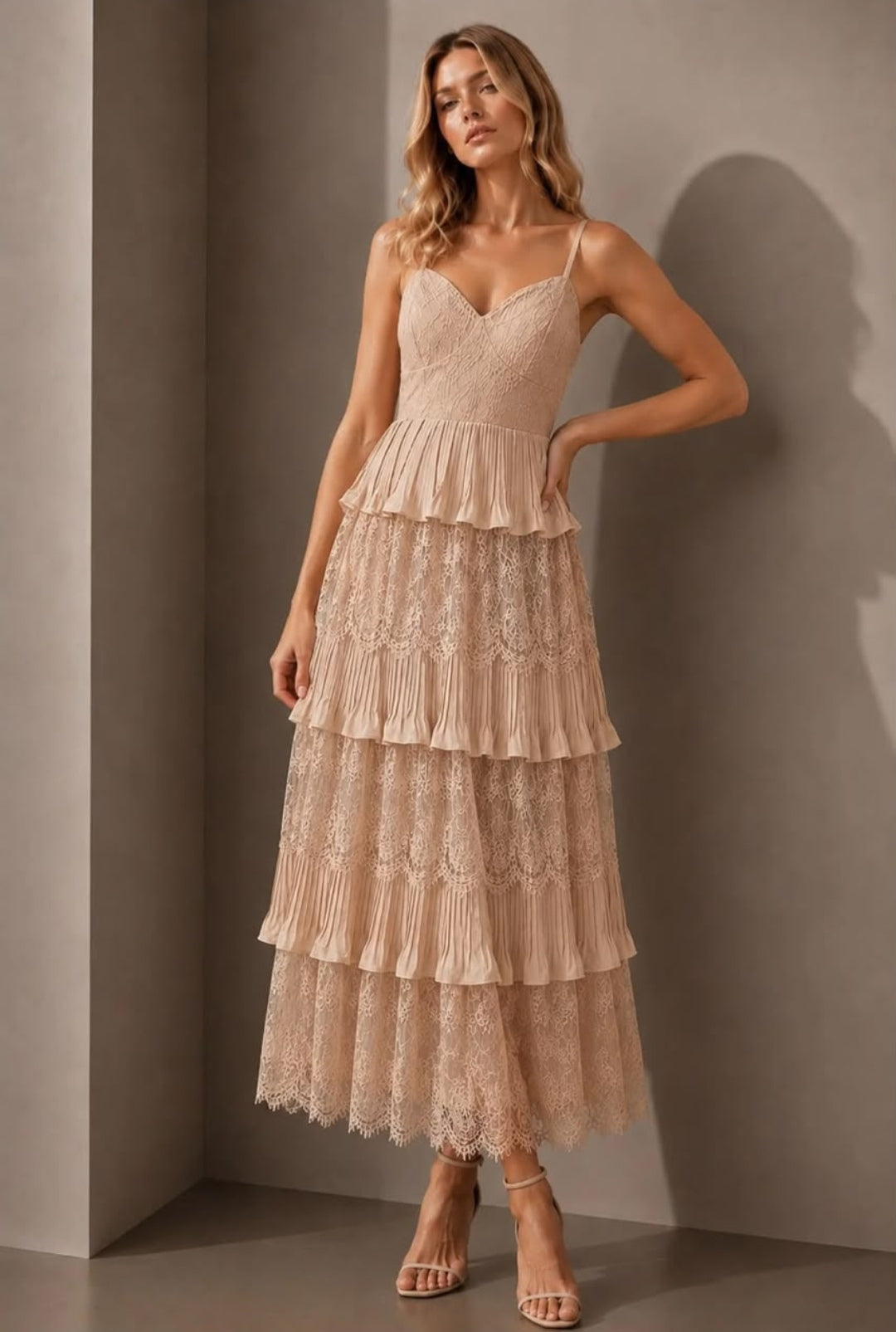 VESTIDO NUDE ENCAJE OLANES TIRANTE