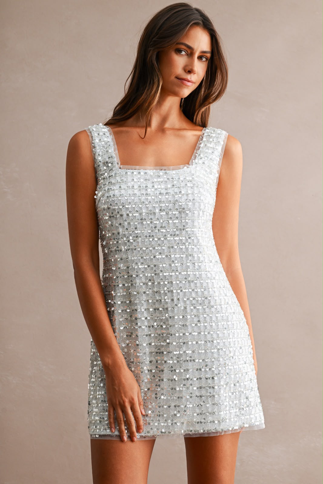 vestido corto de lentejuela